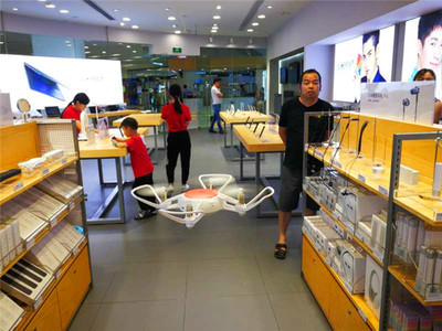 張家界中商購物廣場小米之家新零售體驗店6月9日盛大開業，引領智慧消費新潮流
